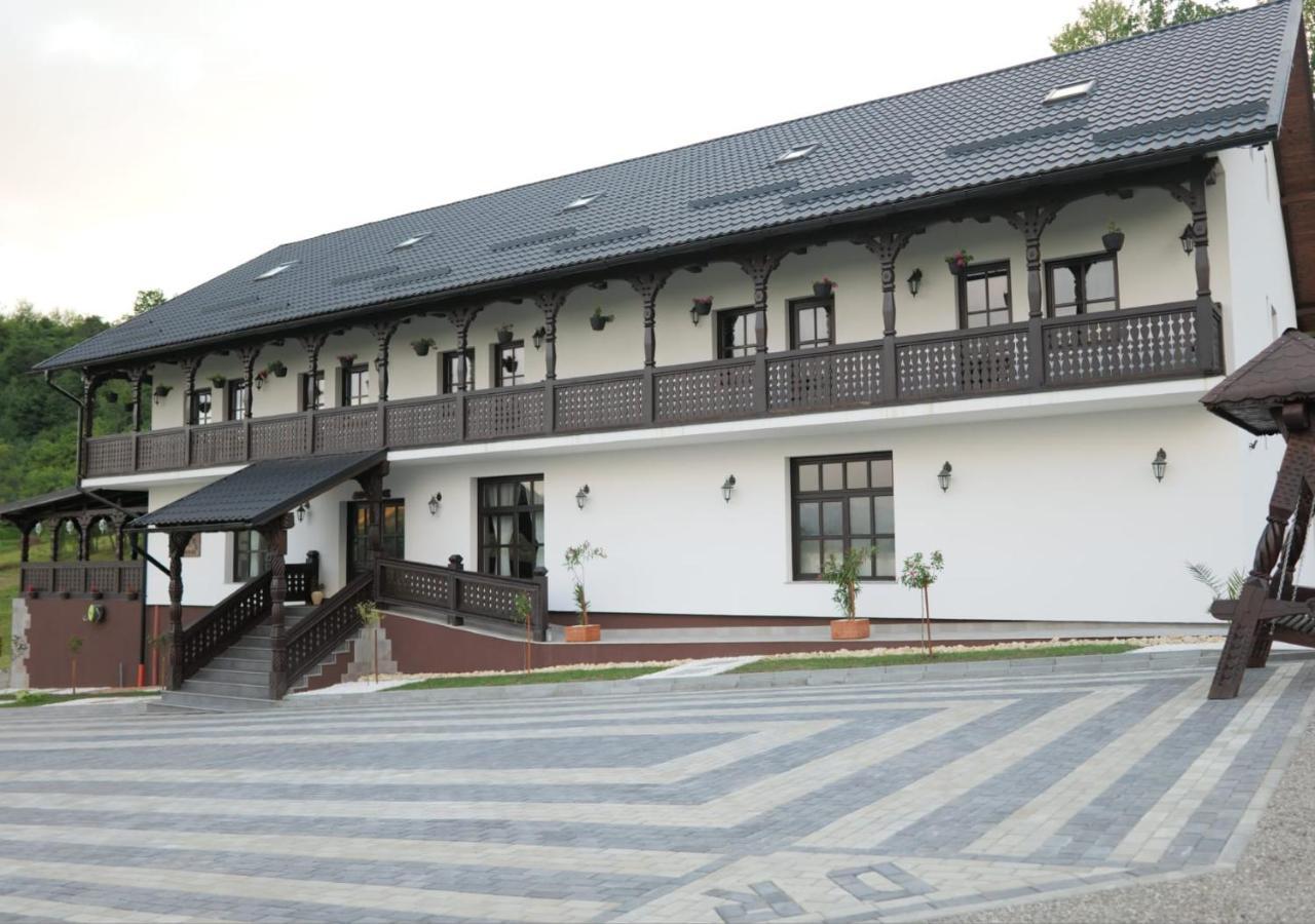 Mosia Dar In Rai Apartment Berbesti Exterior photo