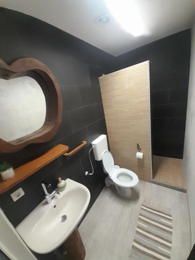 Mosia Dar In Rai Apartment Berbesti Exterior photo